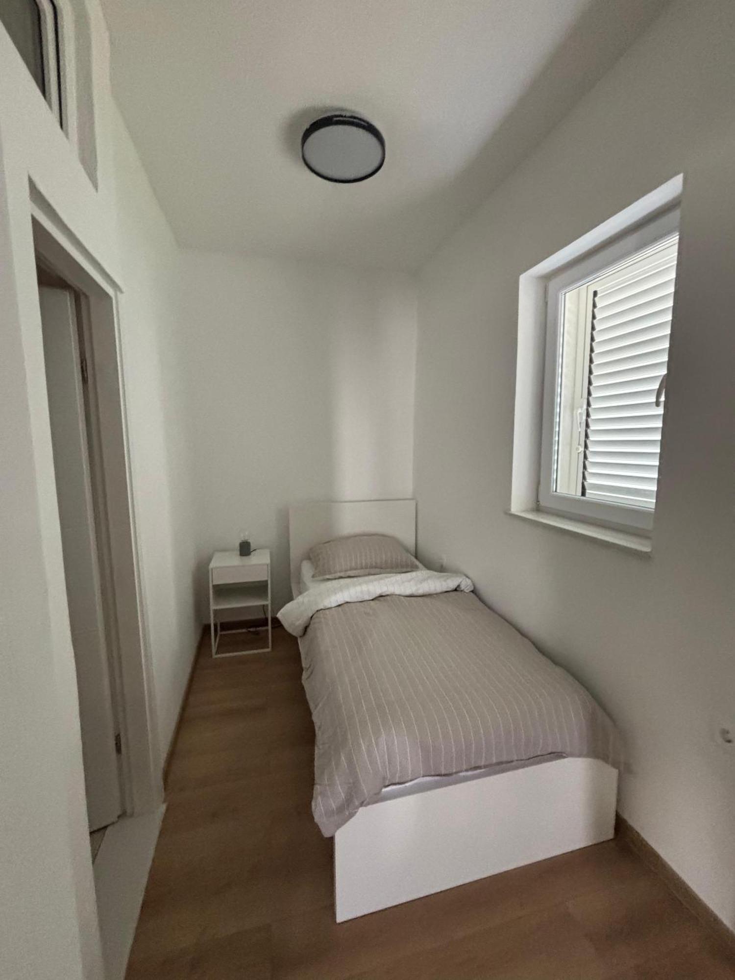 Studio Apartman Sedmica Zadar Exteriör bild