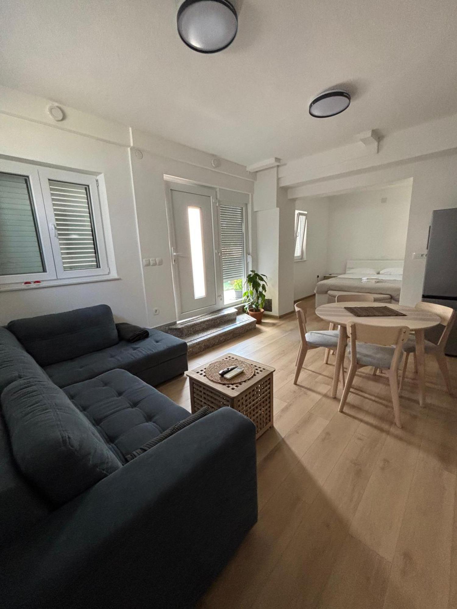 Studio Apartman Sedmica Zadar Exteriör bild