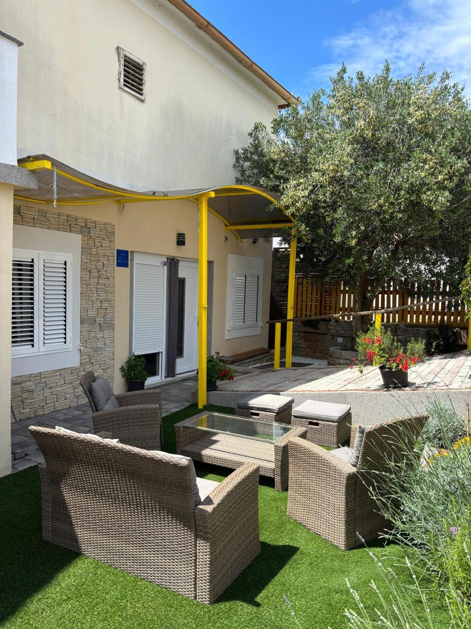 Studio Apartman Sedmica Zadar Exteriör bild